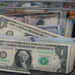 Oil Dips Amid Broader Market Sell-Off, Strong Dollar Pressure