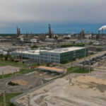 Dollar Extends Weekly Gains After U.S. Jobs Data Reinforces Rate Hold View