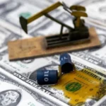 Pound Falls Against Dollar and Euro After Weak UK Economic Data