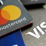 Trump Backs Crypto Firms in Dispute With Banks Over Stablecoin Yield Rules